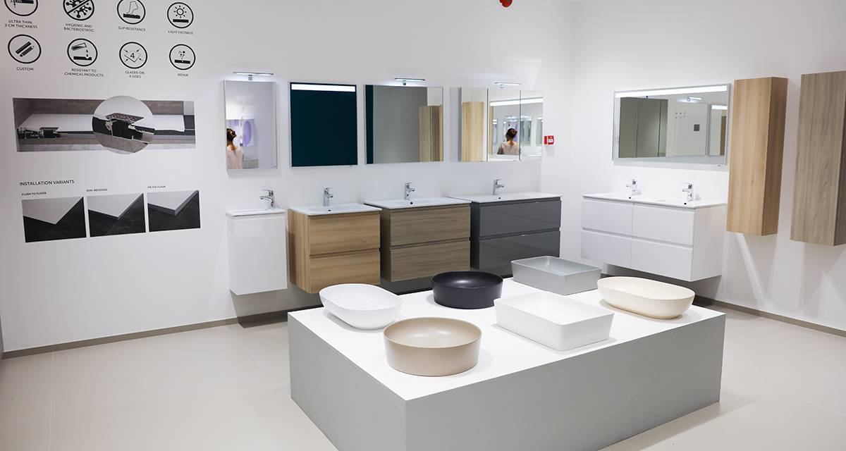 rak-ceramics-showroom-interior-sanitaryware